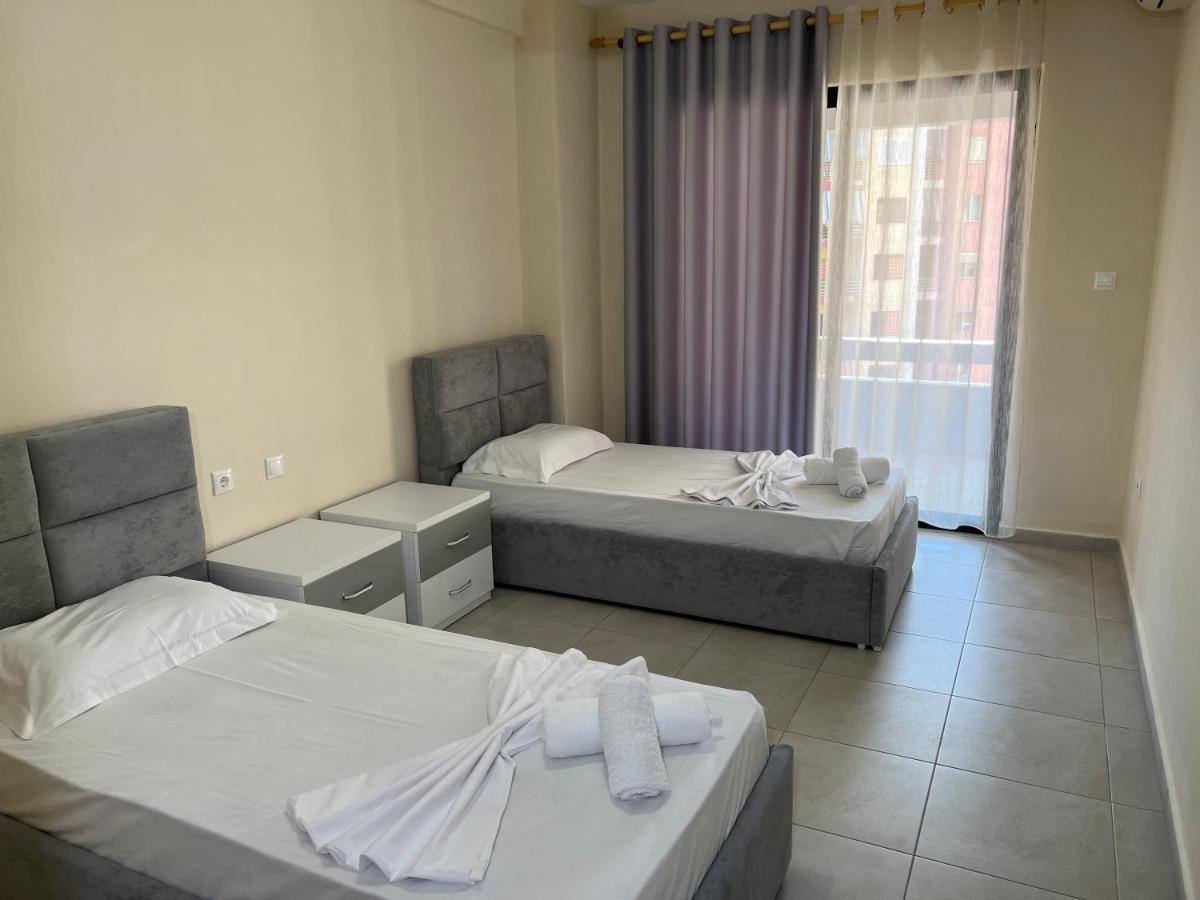 Marinela Apartment Tirana Esterno foto