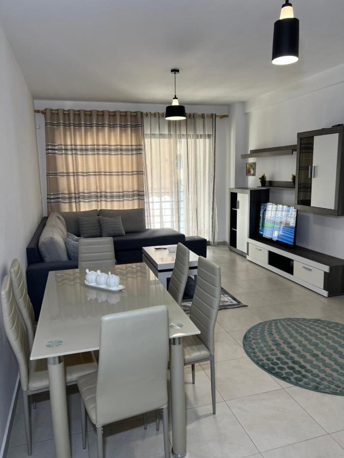 Marinela Apartment Tirana Esterno foto