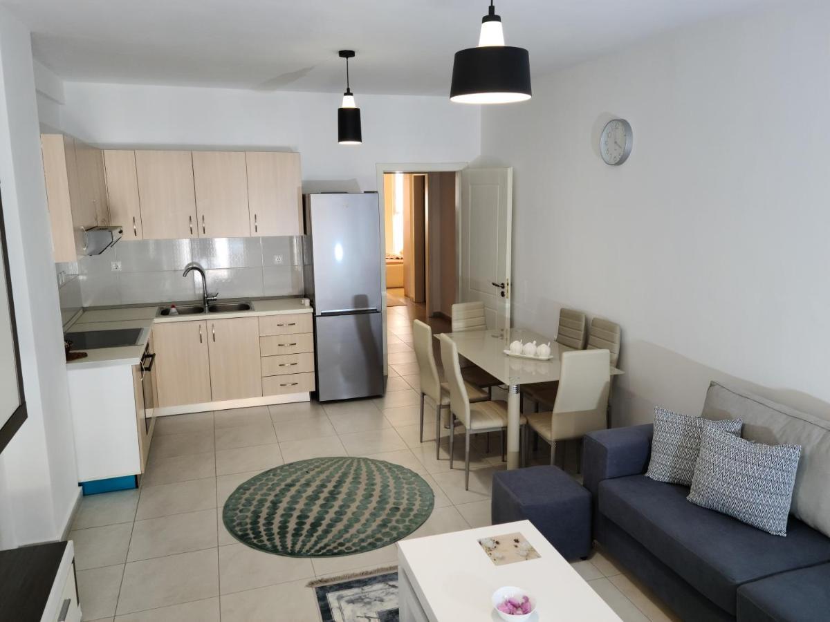 Marinela Apartment Tirana Esterno foto