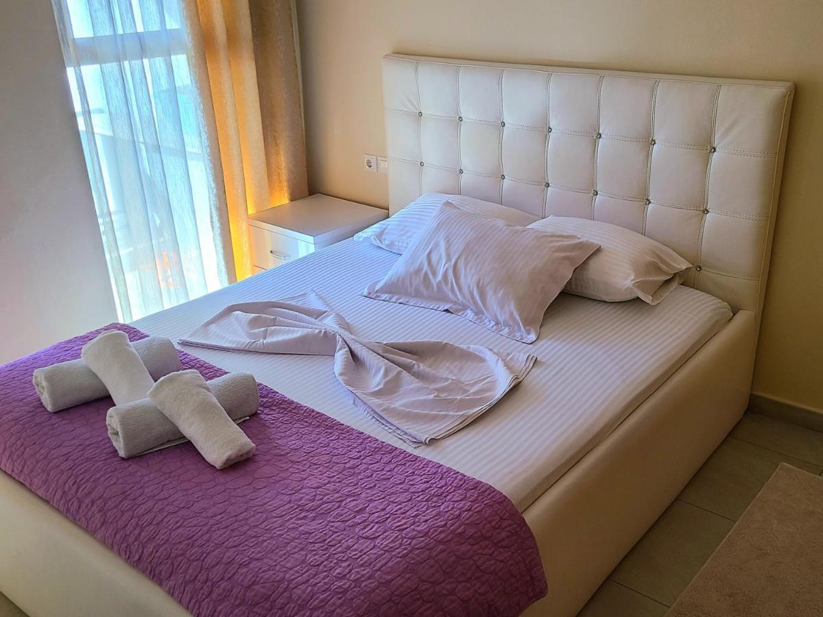 Marinela Apartment Tirana Esterno foto