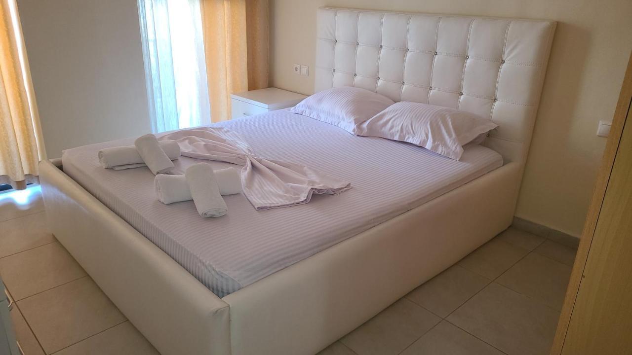 Marinela Apartment Tirana Esterno foto