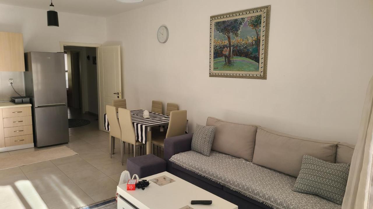 Marinela Apartment Tirana Esterno foto